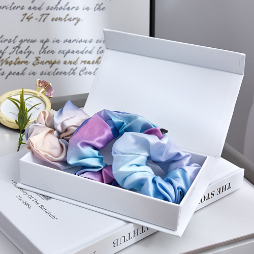 Coleteros 100% seda con estampado floral de 19 Momme teñido anudado en stock